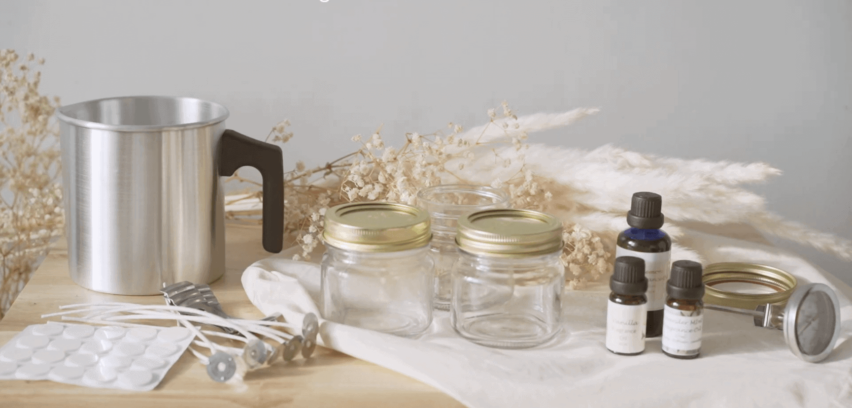 Easy DIY Aromatherapy Candles at Home