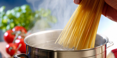 Discover the surprising benefits of pasta water!; Image via StockFood